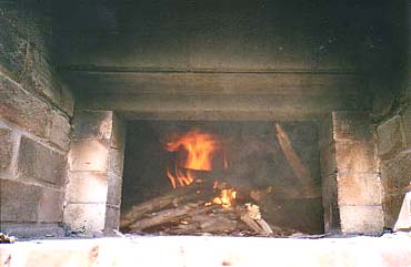 Les differentes etapes dans la combustion du même petit tas de bois. Image 1